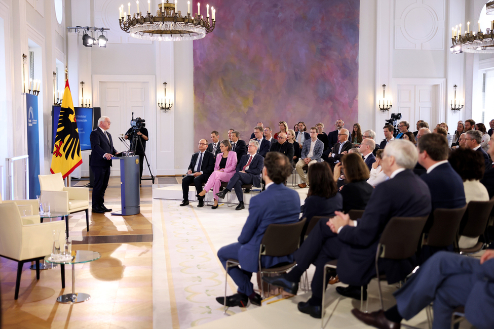 Bundespräsident Steinmeier bei seiner Ansprache zu Beginn des 'Forum Bellevue zur Transformation der Gesellschaft'